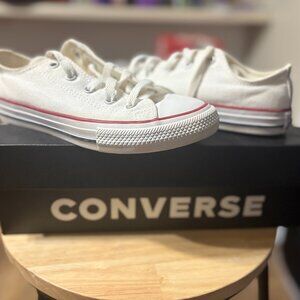 Converse Chuck Taylor All Star Low Top – Youth Size 1.5